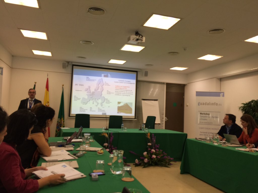SomosDigital_'s tweet photo. Comienza #workshop competencias digitales #compdig de @RedGuadalinfo #eskillsforjobs https://t.co/gi311OwUlu