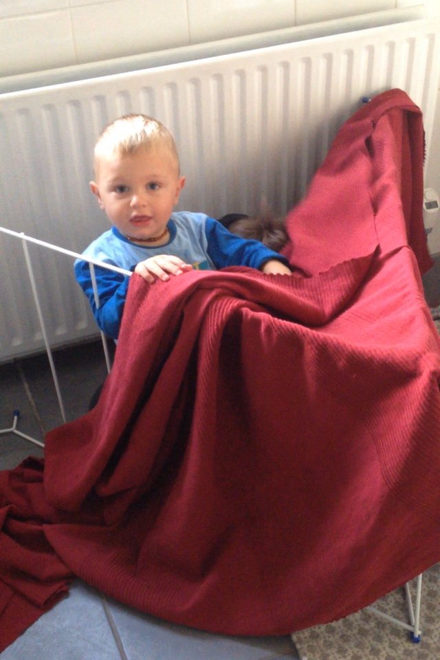 Any one else's kids like to make dens/ caves/ jails out of clothes airers? #SchoolHolidays #MadHouse #Kids
