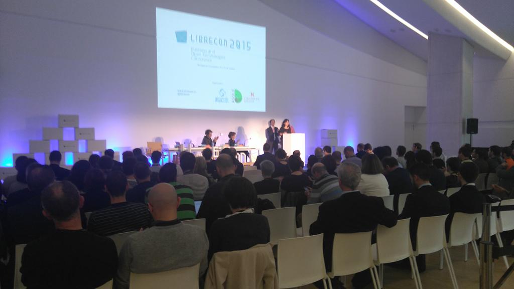 BcM_JR's tweet image. Comenzando una gran día de conferencias. #librecon2015 #SoftwareLibre