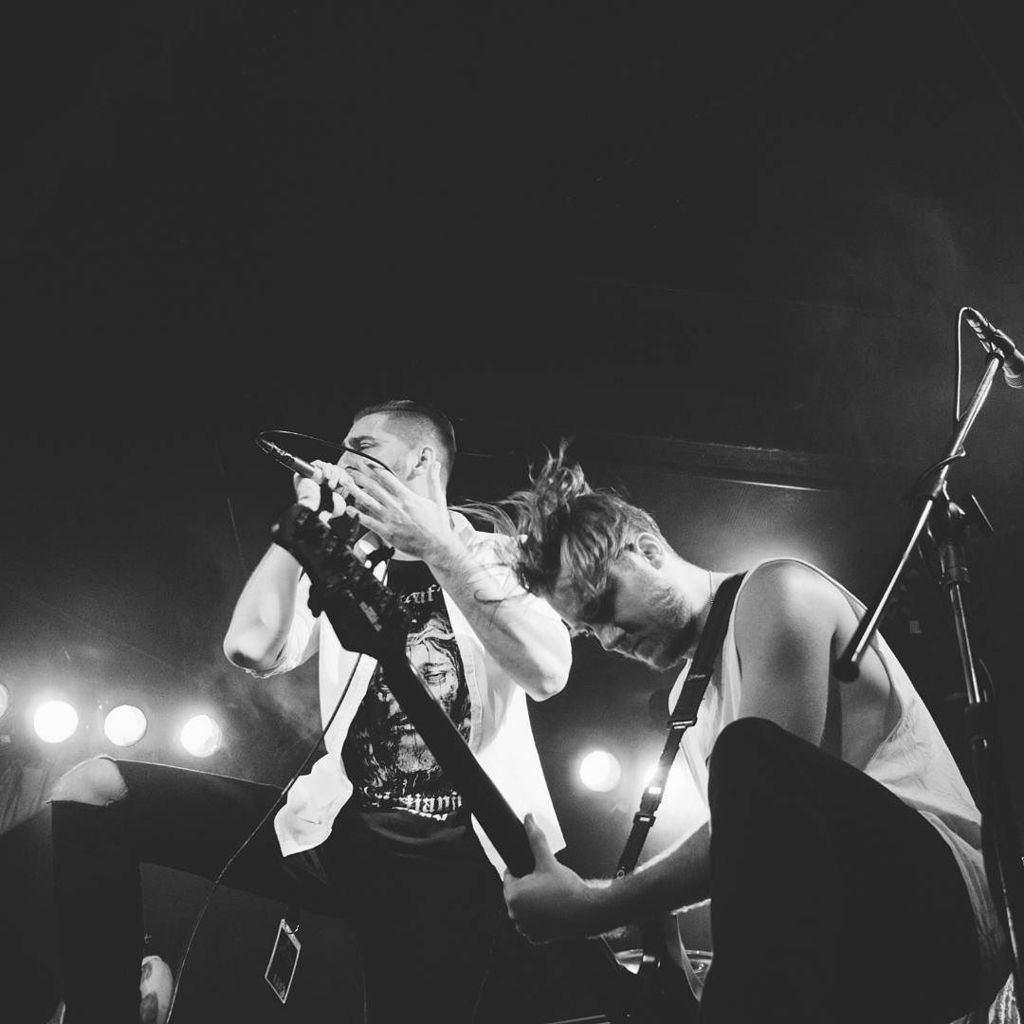 jasonupthere's tweet photo. Dualing @fhtts on the holywar tour…
#feedhertothesharks #fhtts #victoryrecords #thyartismurder #holywar #holywarto… https://t.co/BOwjW9kPpO