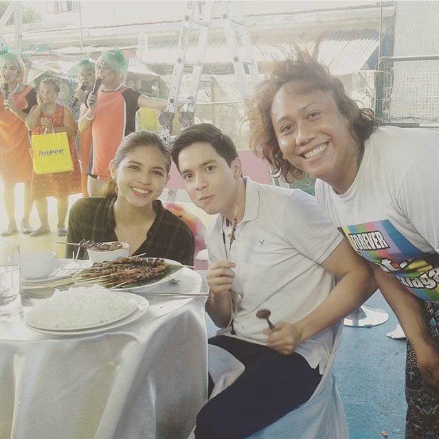 MaineAlden16's tweet photo. Alden and Maine with Direk Pat and Oreo :) @aldenrichards02 @mainedcm #ALDUB15thWeeksary https://t.co/CYxrdsCW54