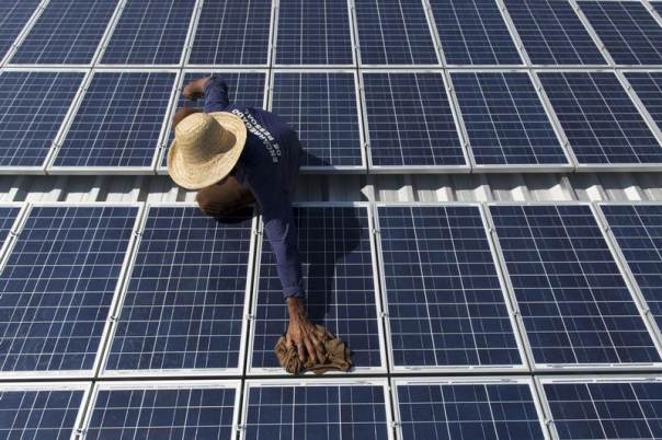 Davos's tweet photo. How solar powers climate innovation https://t.co/yjSou9DaiP https://t.co/X5sh9eotGI