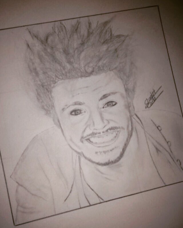 Carla_Mhd's tweet photo. Voilaaaa voilaa!! j'ai fini le dessin de @kevadamsss en Aladin 🙊 , j'espère qu'il le verra ... 😏✏️ https://t.co/T626QEZhRP