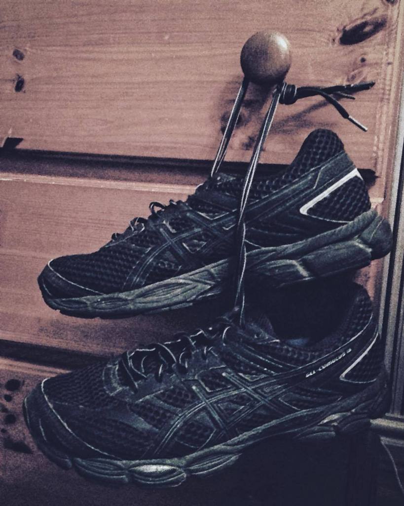 RTz13's tweet photo. Retired after 587.95 km, 55h15m, 76 runs. Farewell! 👣👣👣👟 #asics #cumulus16 #running #vsco #vscouk #vscocam #vscolon… https://t.co/5lk5hkfNOj