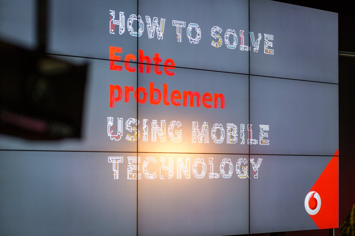 fello_hq's tweet photo. @Vodafone in gesprek met @nielsmeijssen over de ontwikkelingen rondom Fello. https://t.co/cbdHEdmoFx https://t.co/v2j5wnaZeL