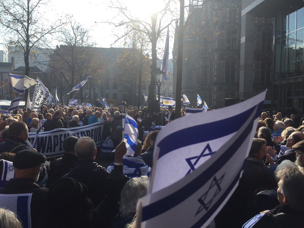 fverhoef's tweet photo. Am yisrael chai! #israeldemo https://t.co/n81s1YMCOC