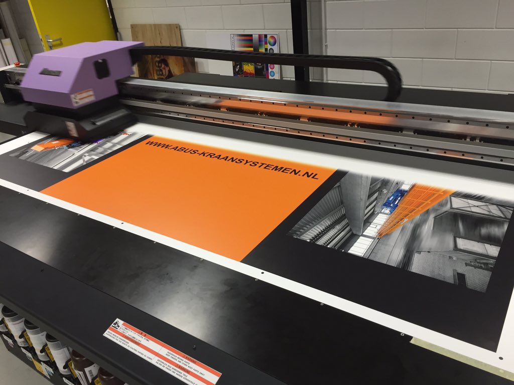 marcel_schutten's tweet photo. Ook de #beurspanelen voor @ABUSKranen draaien inmiddels op onze #MimakiJFX200 #promotie https://t.co/VNnhFKaSiT