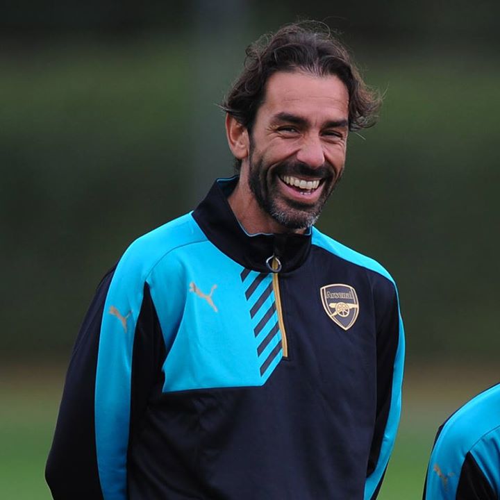 Happy birthday to a legend Robert Pires! 