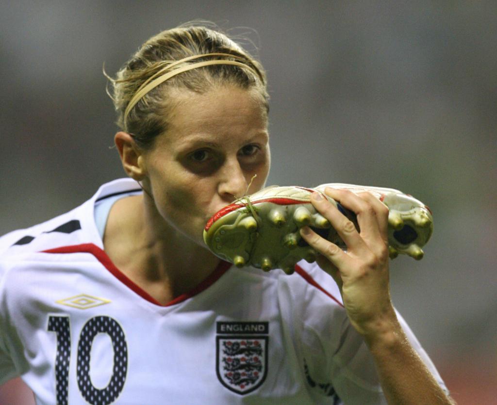 Happy birthday, legend Kelly Smith! 