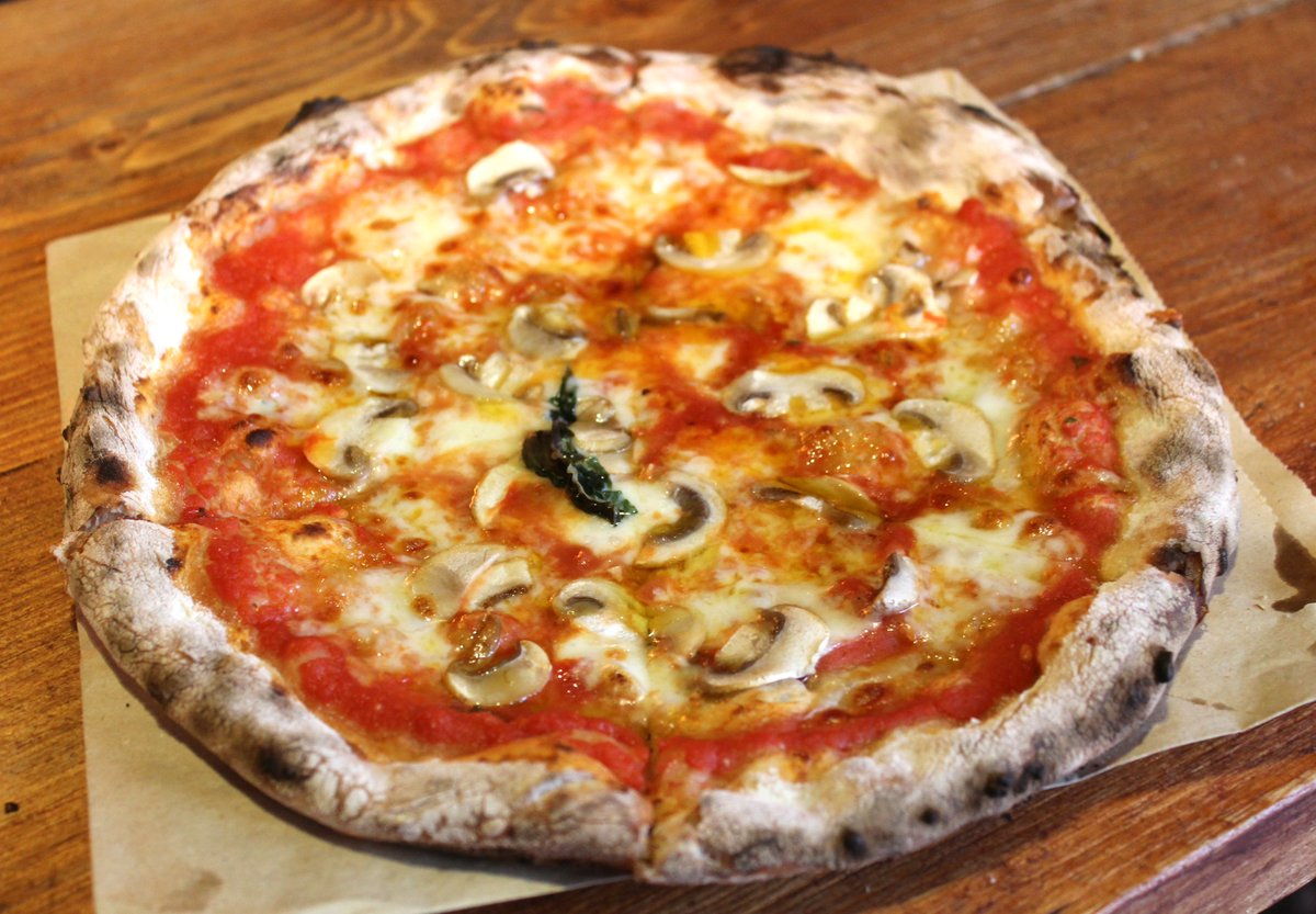 Ms_Leila_'s tweet photo. Took some #Dinerama snaps for #TakeOverTimeOut - here's the set of 30: https://t.co/tWtQYgc4U6 #StreetFeastLDN #food https://t.co/EZmC01eF0S