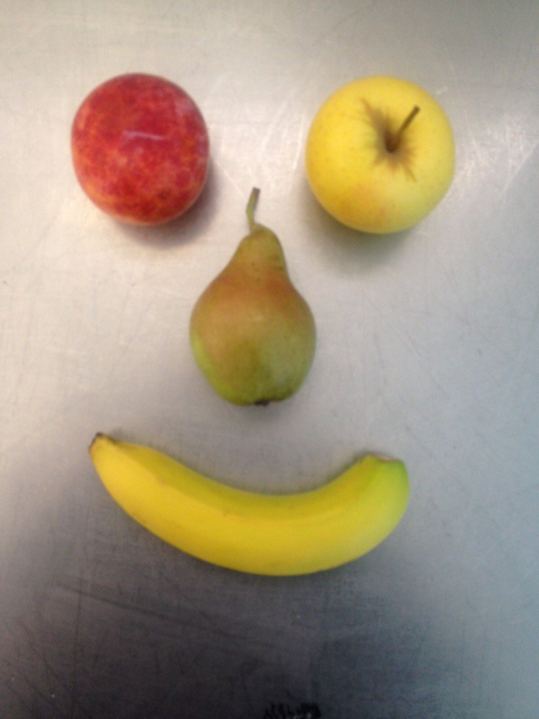 sjpmaristas's tweet photo. Fruta a media mañana en la cafetería #ComidaSana #MeGustaLaFruta #ComeResponsable https://t.co/KPu3b0Jgit