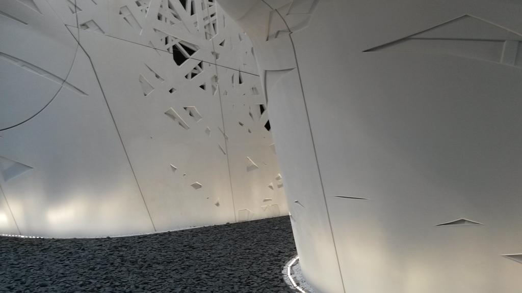 PadiglioneCH's tweet photo. Le nostre mascotte si aggirano per @Pad_Ita2015 per incontrare i bambini delle scuole! #SwissPavilion #Expo2015 https://t.co/y4WyTkIgGj