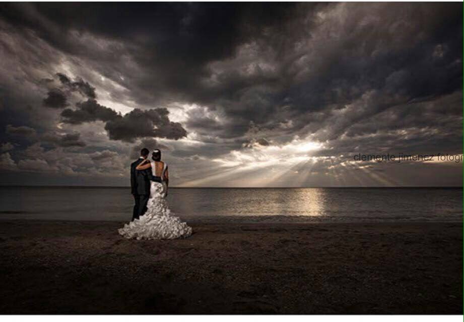 victoria_es_'s tweet photo. Nuestras novias...#ModeloVictoria #NoviasVMB @vickymberrocal @FansVickyMB Mándanos tus fotos!! https://t.co/nzEvLqEKRD