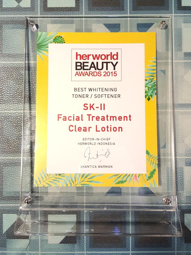 SKII_ID's tweet photo. Facial Treatment Clear Lotion meraih penghargaan sbg Best Whitening Toner/Softener. #HBA15 @herworldIND https://t.co/NtzPekeUwn