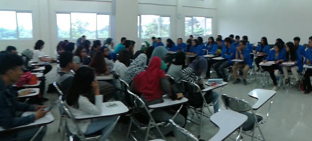 Suasana dan kondisi Rakor antara F.Psi dan F.Komunikasi, 29 Oktober 2015 cc: <a href="/psikologiup/">Fak. Psikologi UP</a> <a href="/SEMAFIKOM_KMUP/">SEMA FIKOM KMUP</a>