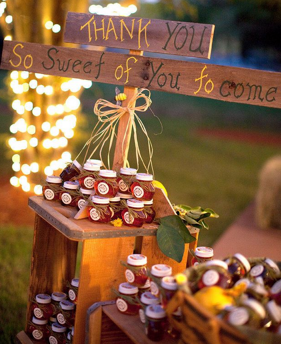 #Love is sweet. Indulge in these #honey #wedding favours for #NationalHoneyWeek. 🐝🐝🐝