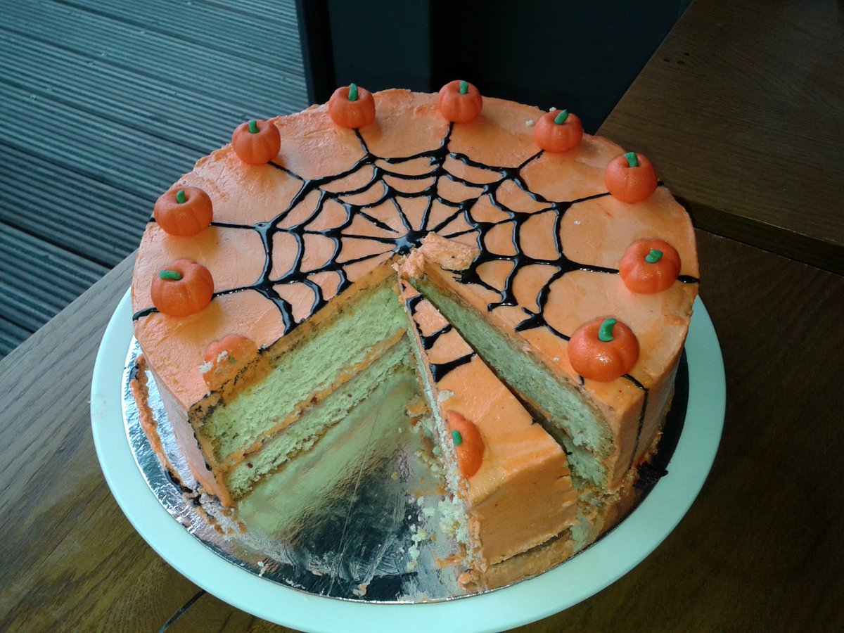 TheRSC's tweet photo. Are you baking anything Halloween-y this week? We're getting in the spirit, feel free to copy our design 🎃 https://t.co/qU2oor3kzr