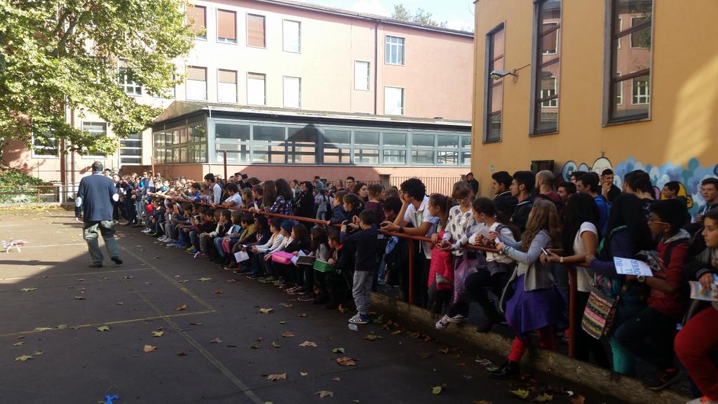 fabrizioolati's tweet image. Pubblico schierato per i droni di #MakingDrones
@fmdigitale @Ana_fmd