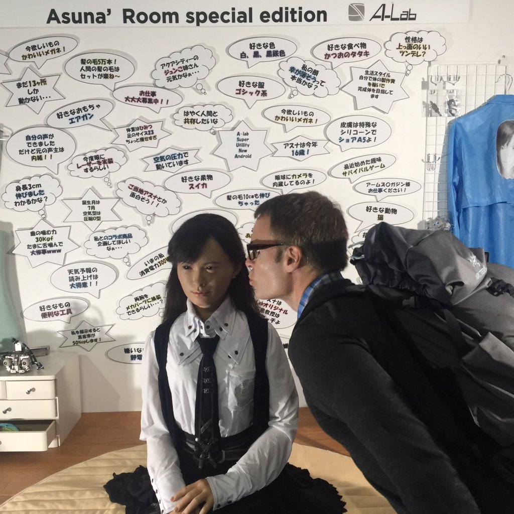 hensigt auditorium Brøl Eric Daimler on Twitter: "Thank you @DESIGN_ASSOCIAT for good robot tour at  #TokyoDesignWeek (don't worry @mdaimler , it's just a robot.  https://t.co/FIeMrVm0TC" / Twitter