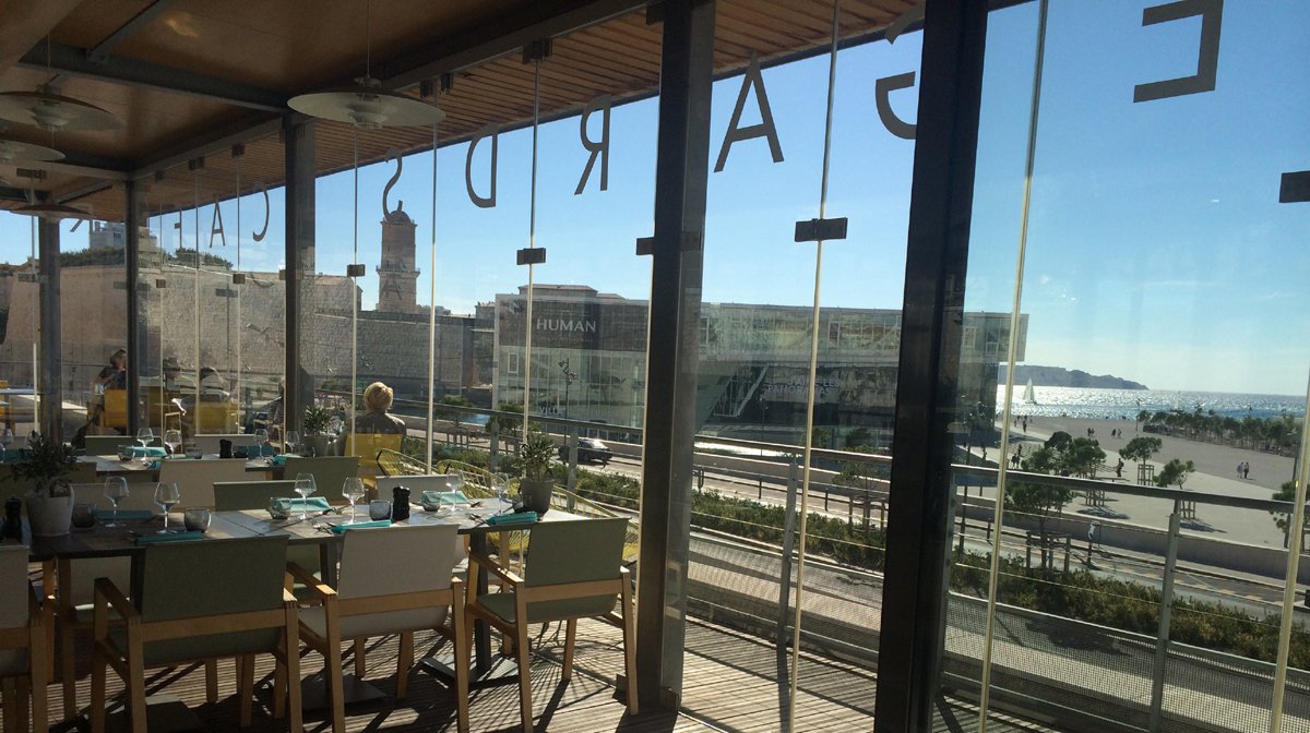 RegardsProvence's tweet photo. La plus belle vue de #Marseille au #RegardsCafé Cuisine méditerranéenne, Salon de thé, Bar à cocktails face à la mer https://t.co/YZiusl973s