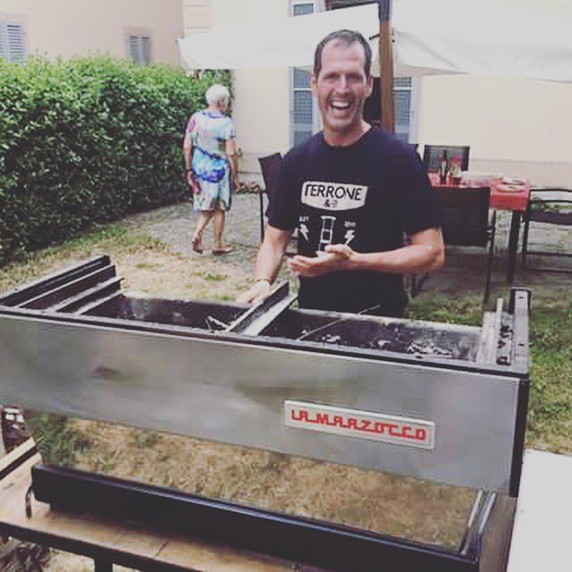 Terrone's tweet photo. Back in the days when Lorenzo was rocking my #teamterrone #aeropress tshirt ! @LaMarzoccoUK @lamarzocco https://t.co/p2Y3RZjATI