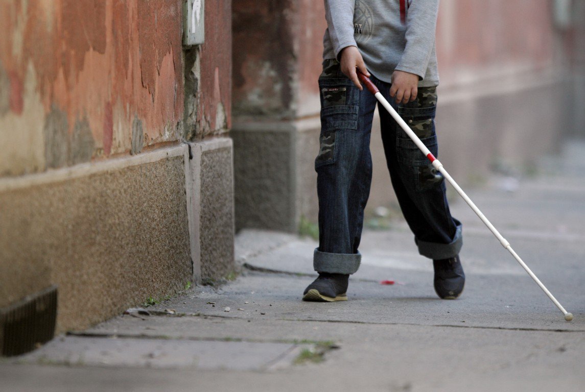 Davos's tweet photo. How sound could help the blind “see” their environment https://t.co/3yj6mtGuN5 https://t.co/yAFJbewMRn