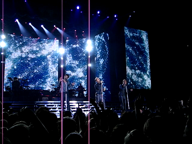 eightxletters's tweet photo. Jason, @GaryBarlow &amp; @OfficialMarkO in Köln exactly 8 yrs ago- @HowardDonald hurt his back &amp; couldn't perform :(#tbt https://t.co/gq60oGU97z