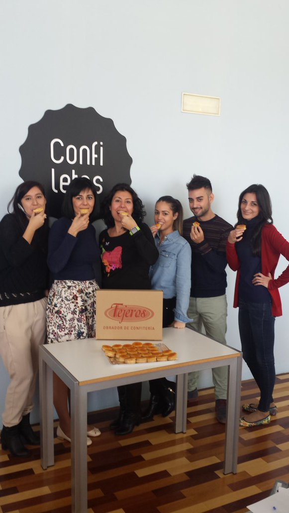 jubilado_23's tweet photo. Llegaron las locas a Confiletas.Gracias @tejerosobrador @manueltejeros por vuestro detallazo. Nos endulzáis la vida. https://t.co/8bkYJO5q51