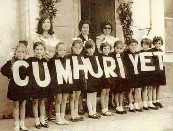 vefaofficial's tweet photo. Ezelden beridir hür yaşamış bu milletin Cumhuriyetine sahip çıkan gençleri olarak Cumhuriyet Bayramımız kutlu olsun! https://t.co/n8ndjWfzL2