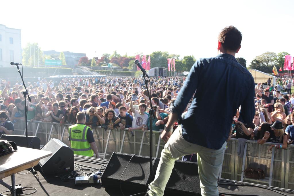 ActuallyKillian's tweet image. #ThrowbackThursday to playing the main stage of the #UCDball 
Good times