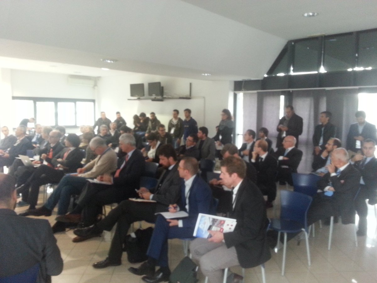 edocalia's tweet photo. Vedo alcuni dei competitor di #monzahack tra il pubblico della sessione #startup a #smartmobilityworld / @IsmbOnweb https://t.co/n9wpQZd99u