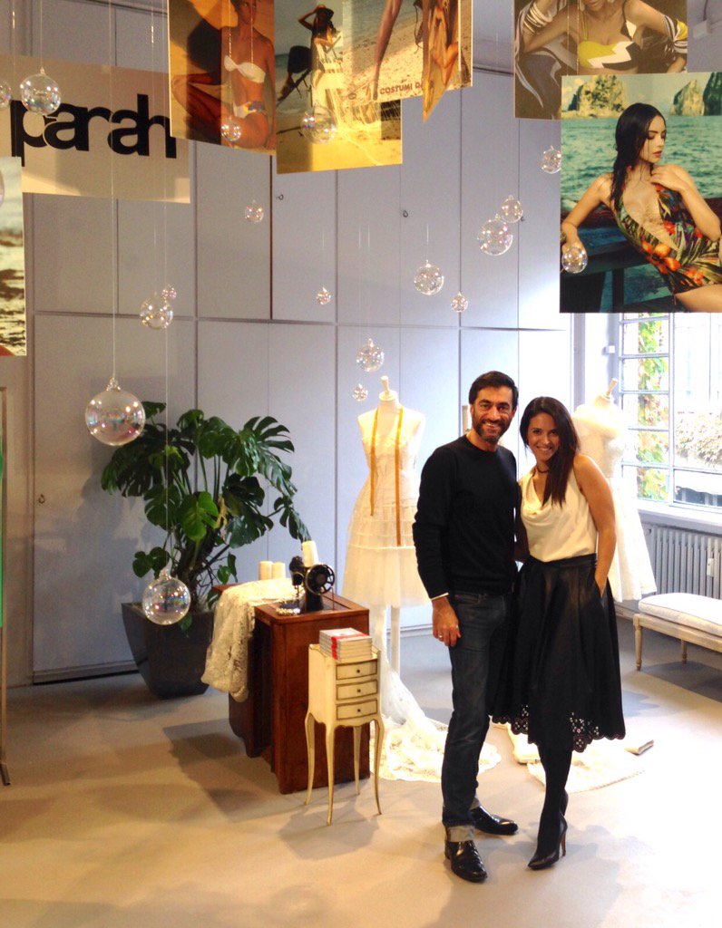ChiaraBesana's tweet photo. Oggi Press day @parah con la nostra Capsule collection #oggisposi e il #bodycouture #parahworld https://t.co/Gl3XmCD6BF