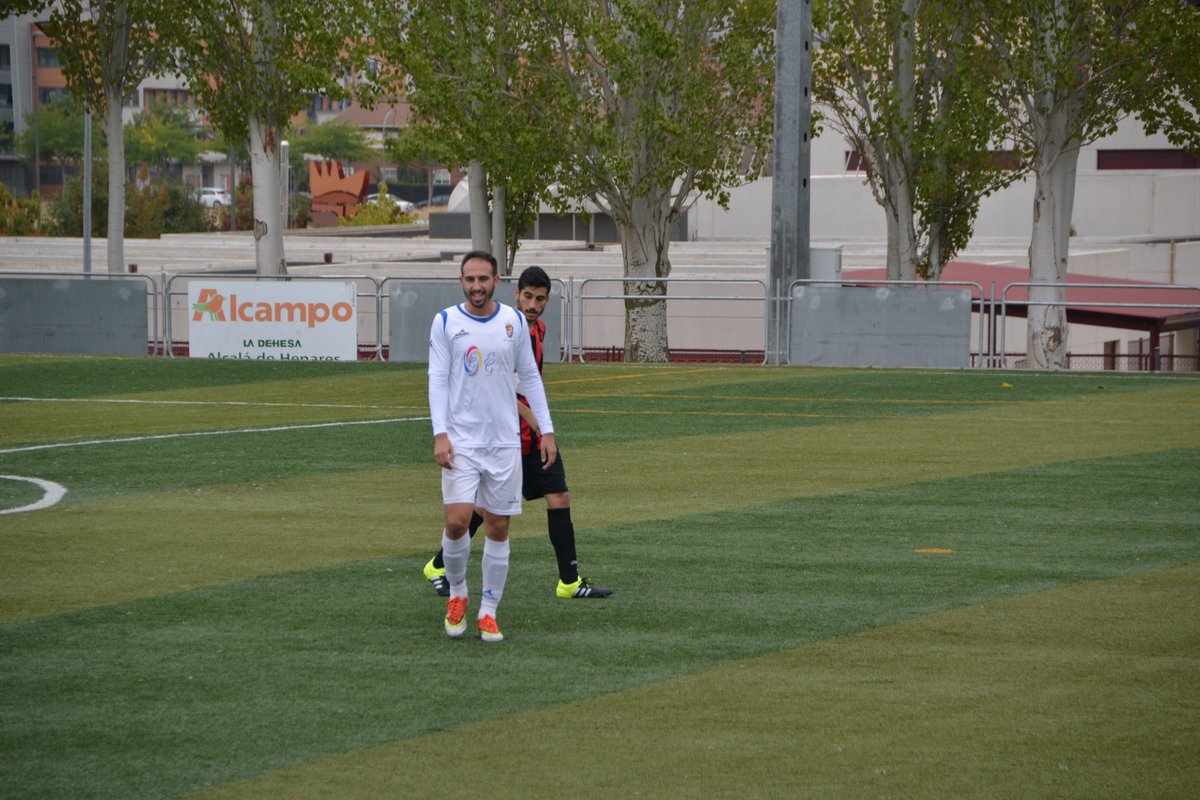 CD_Illescas's tweet photo. Nuestro jugador @raulcrp23 elegido en el #11ideal de la Jornada 10 de @sport_clm ¡Enhorabuena Corrales! https://t.co/PnPkHqanHL