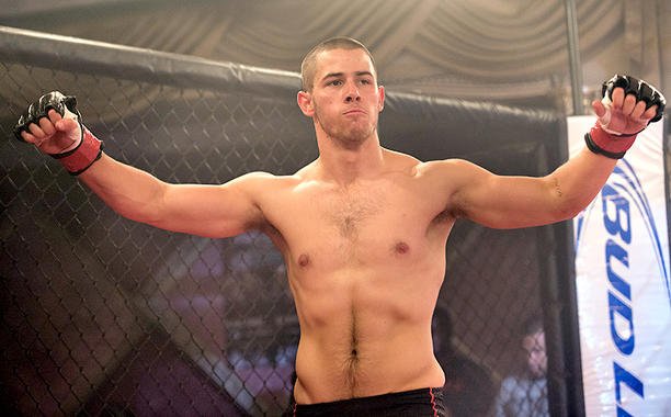 EW's tweet photo. Nate got back in the cage last night on #KingdomTV: https://t.co/geB6eOdYKL https://t.co/us6TDHTdG7