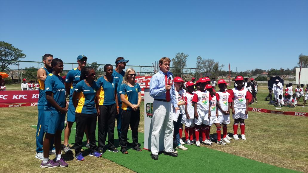 ProteasMenCSA's tweet photo. Proteas have won the toss and will bowl. #kfcminicricket #kidsvProteas https://t.co/ugk0pXage3