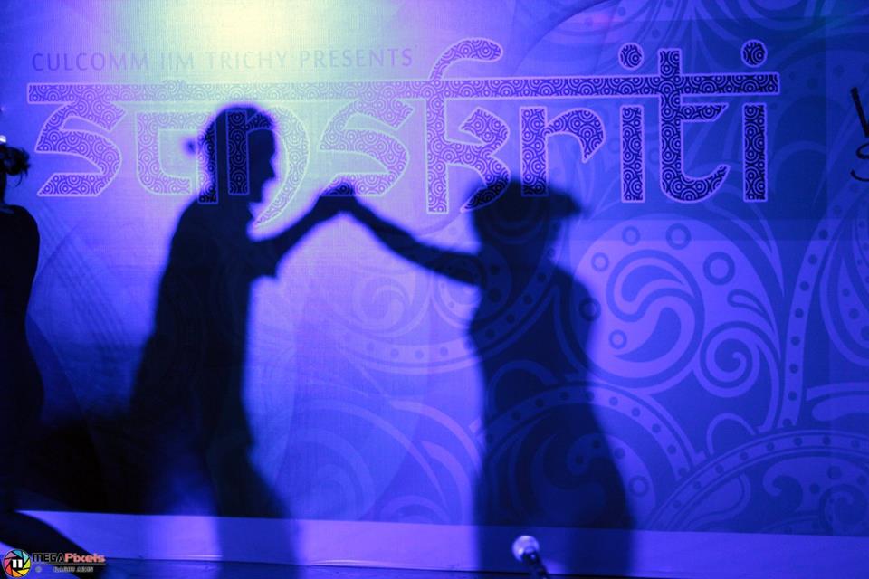 IIM_Trichy's tweet photo. IIM Trichy Section War ends with lots of Colors and Fun #IIMTrichy #SectionWar @Culcomm_IIMT https://t.co/5b5ZYFXbjP