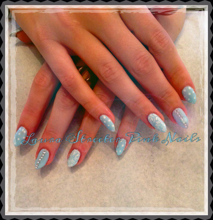 Pink_Nails_UK's tweet photo. Pastel blue &amp; white #nails for @AliceMckinley with #diamonds #roses #polkadots #nailart #notd #nailtech #nailpro https://t.co/B13QLQfnan