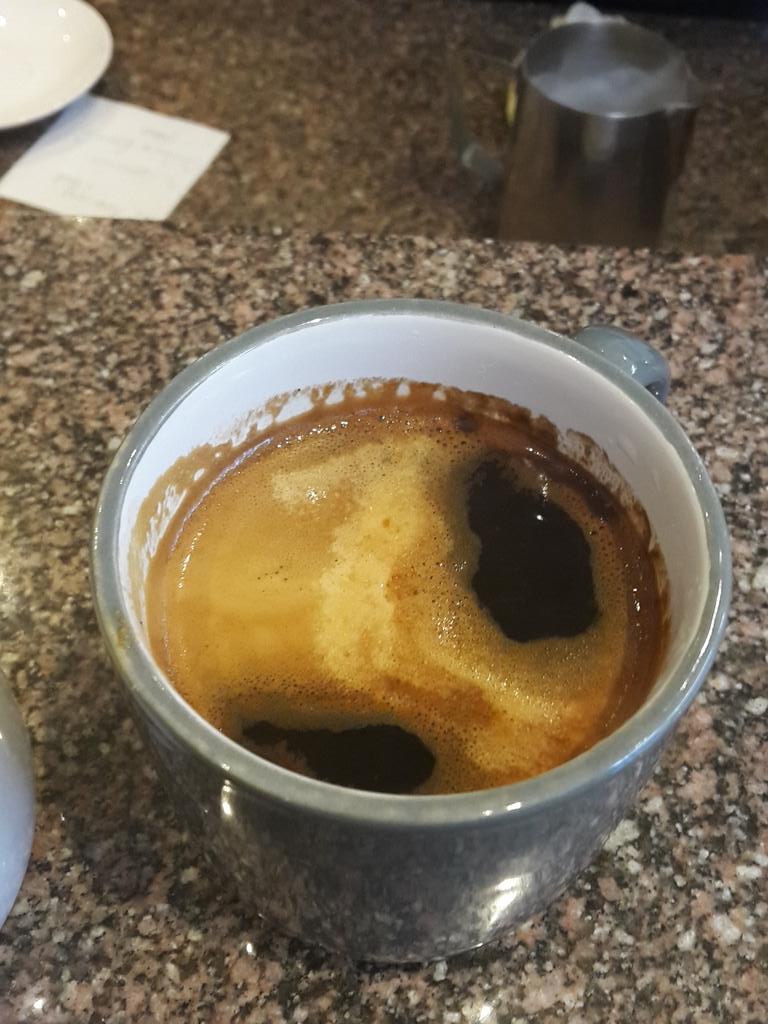 Lermon's tweet image. #Fact: Our #Barista is better than urs  😜😜😜 #CIRO #Entyce#Coffee on a #TrainingProg--&amp;gt; Pity I'm #DoubleAmericanoGirl