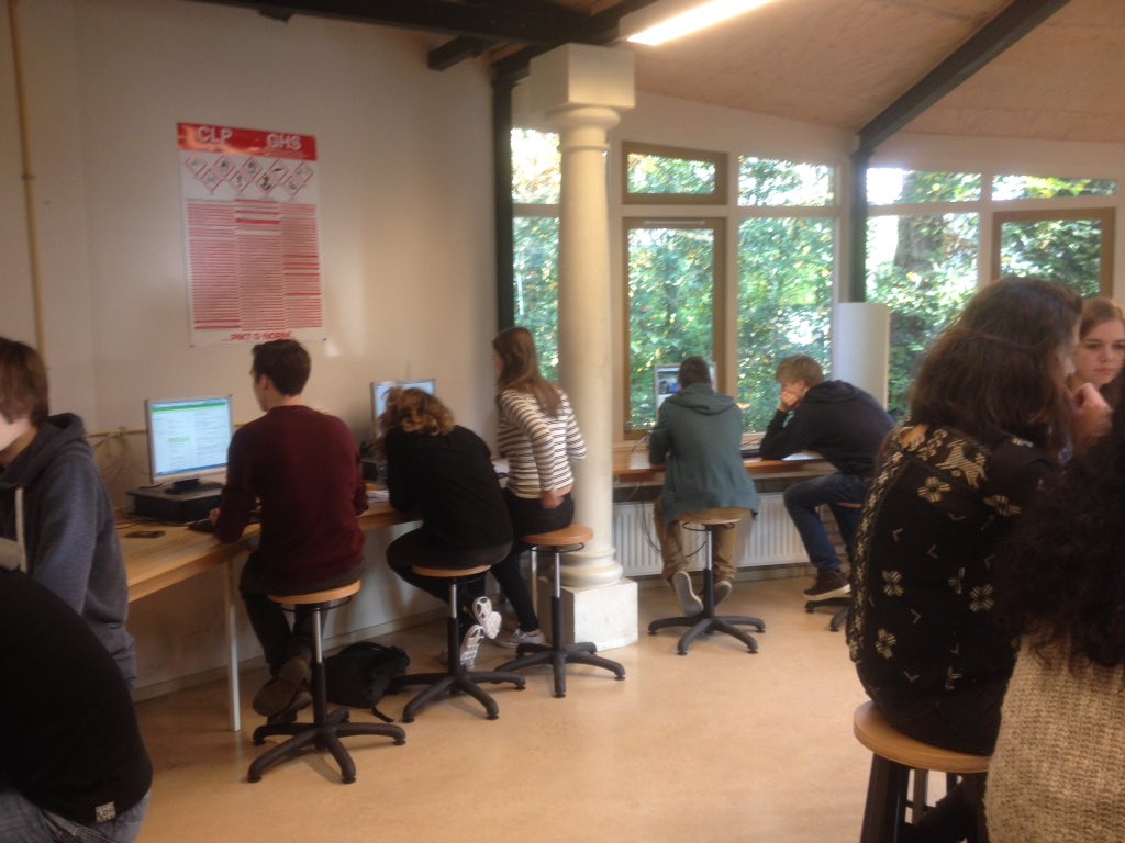 dlm_sk's tweet photo. Klas 6 is druk bezig met de voorbereiding van het Groene Chemie Symposium op 10 november! https://t.co/YU81wtRxom