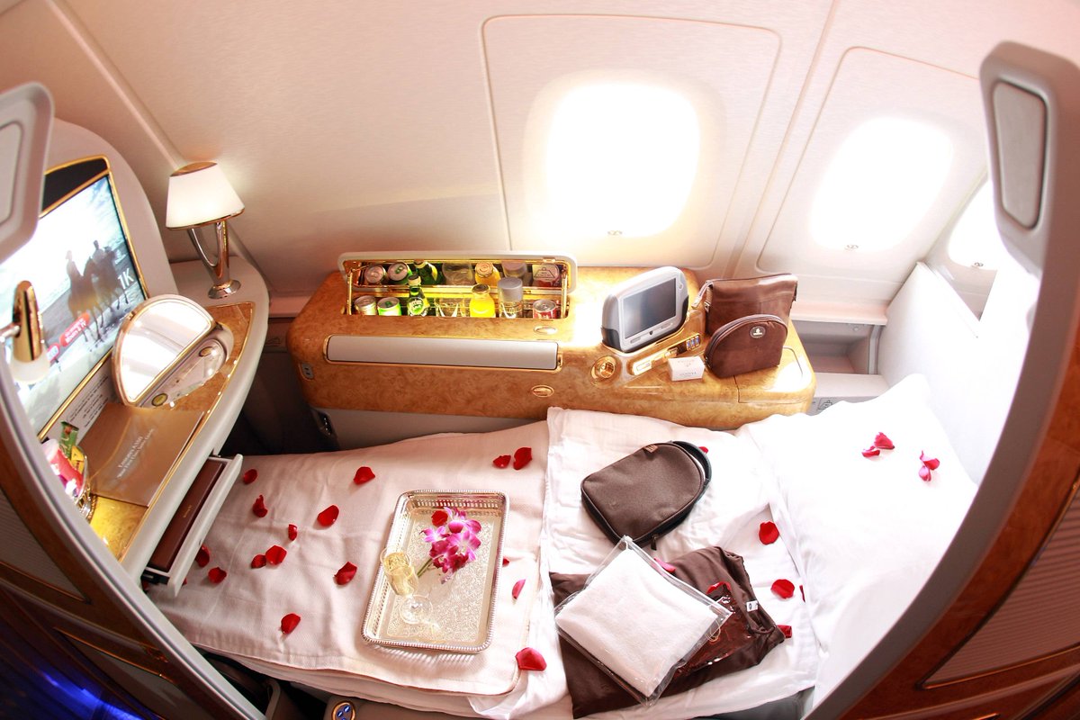 French0Fly's tweet photo. Have a look at our premium class ! #cosy #IESEGSMM https://t.co/gmIYTjntFI