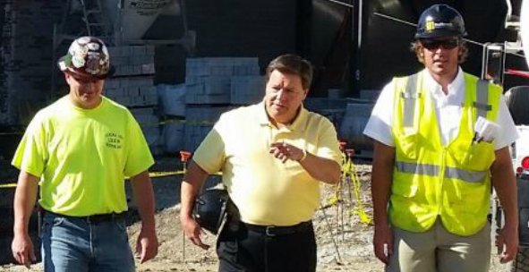 Koch4Quincy's tweet photo. So proud to have support from the Carpenters, Laborers, Sheet Metal Workers, Carmen, and Electricians! https://t.co/J8gX8km7Lg