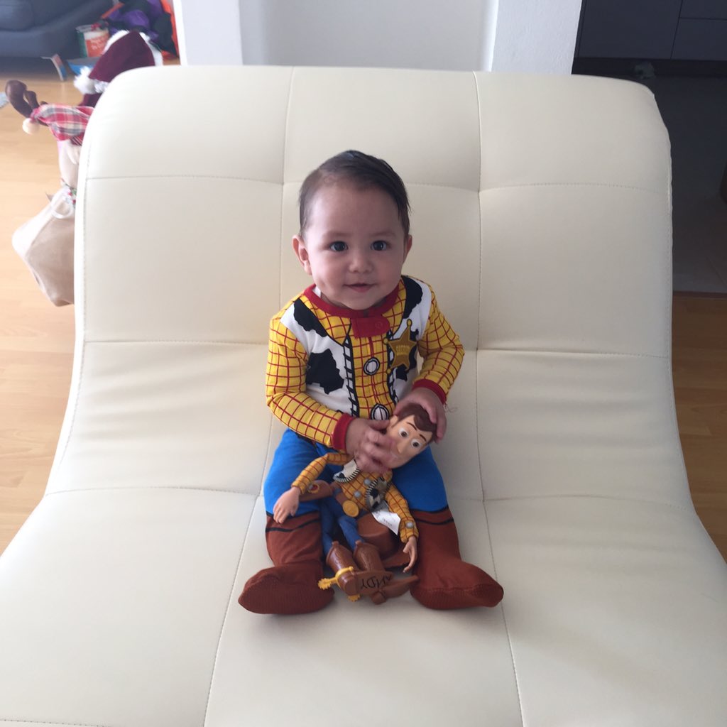 GreciaQuezada's tweet photo. Disney, mi bebe y el @programa_hoy son lo mejor 😊😁💜 https://t.co/ROloRAmeM2