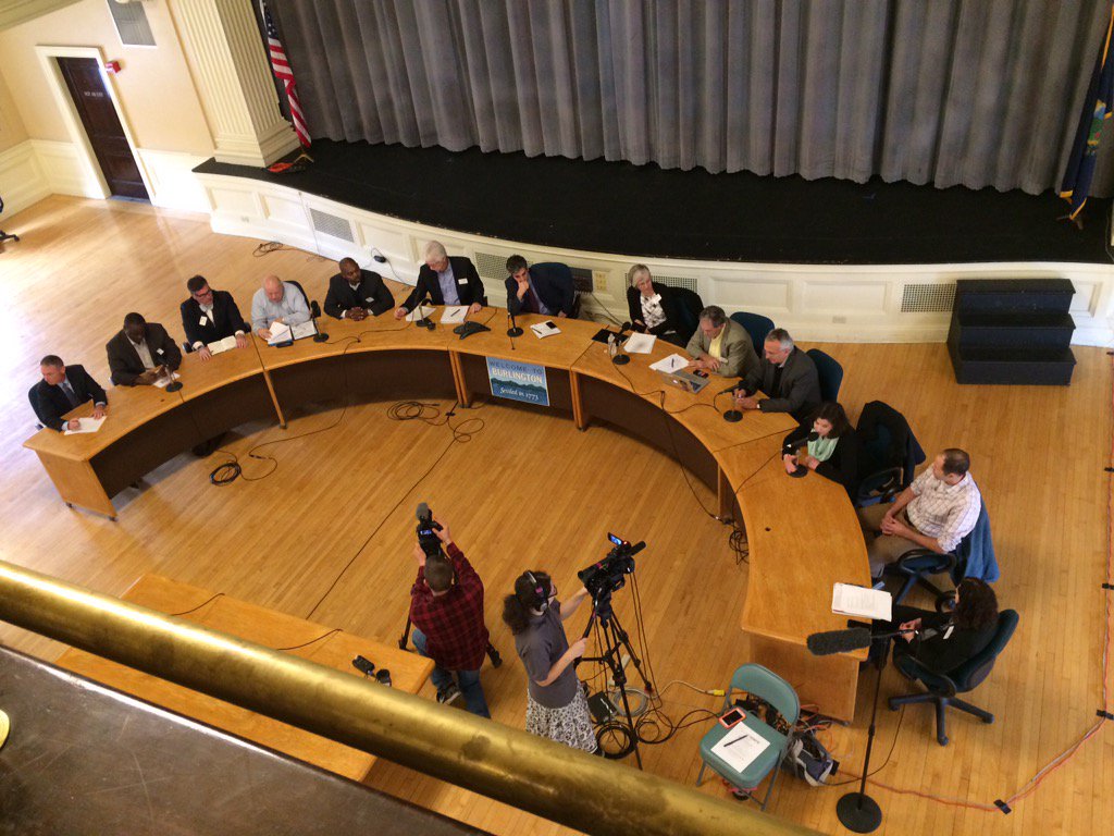 TownMeetingTV's tweet photo. Bird's eye view of panel. Add your voice to the discussion. Lots o/room in the balcony. #ourtechfuture #btv https://t.co/vMvfxzKfIT