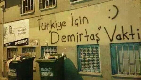 gercekler_1's tweet photo. Bu bozuk duzende 
Turkiye icin tek kurtulus #BenimİçinDemirtaş

#OnlarıGeçHDPyiSeç https://t.co/LU0UUN4Aep