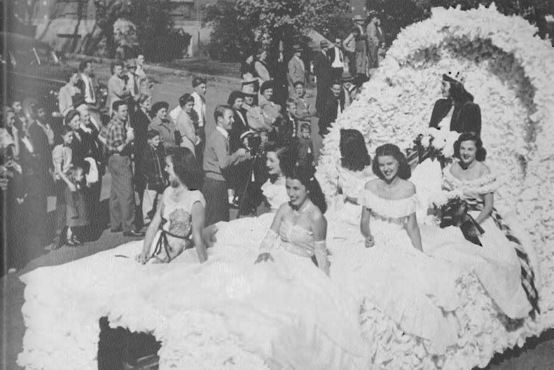 UArkansas's tweet photo. It's a Homecoming #ThrowbackThursday! Pictured: Queen Bev &amp; attendants, 1950, and the 1935 #UARK Homecoming parade. https://t.co/vBD5bqPeig
