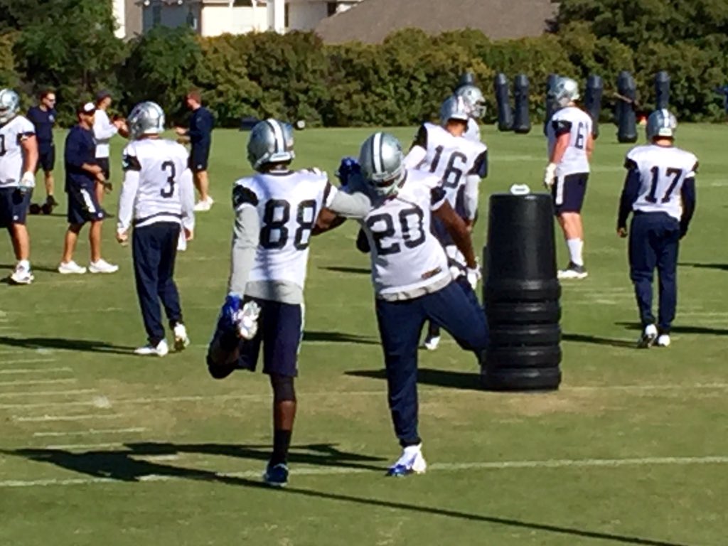 DesmondPurnell's tweet photo. Dez Bryant getting ready for another day of practice. https://t.co/5GCxTYXnEZ