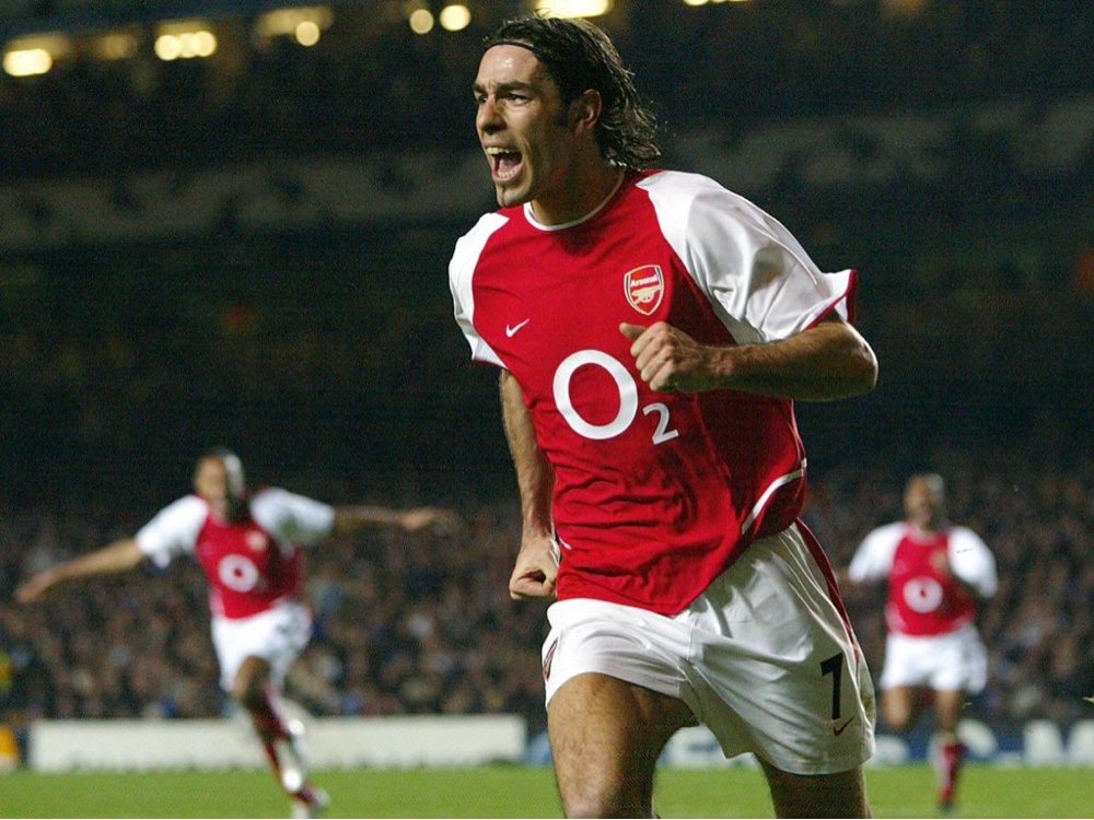 Happy 42nd Birthday to former Arsenal player, Robert Pires! 