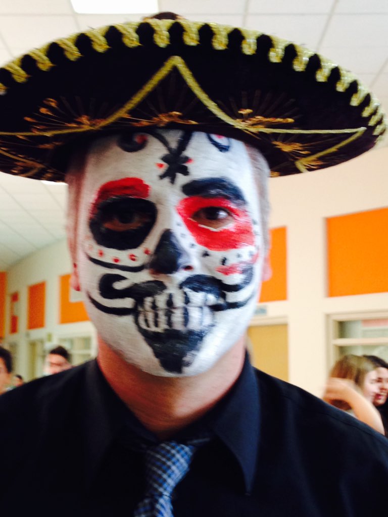 HenningMelanie's tweet photo. Celebrating Mexican culture #mshsinstruct #globallearning https://t.co/16imwhEs3X