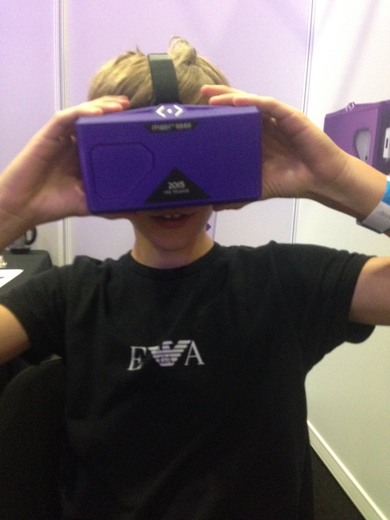 DE3PGaming's tweet photo. @VRFocus @MergeVR we tried this at #insomnia55 nice, light weight and fun. https://t.co/qNztK89HEm