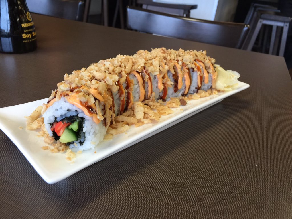 JuliaMoffitt13's tweet photo. We're on a "roll" tonight in #whatscooking @sushibossindy It's sushi your way! Oh yes please! @WTHRcom at 5:30 https://t.co/PQ4GFuGJ8c